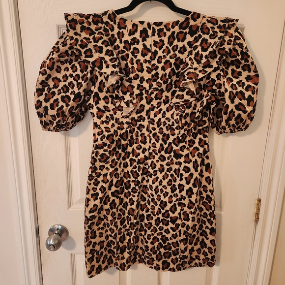 2.7 August Apparel Leopard Puff Sleeve Mini Dress Size Large? - Picture 4 of 5